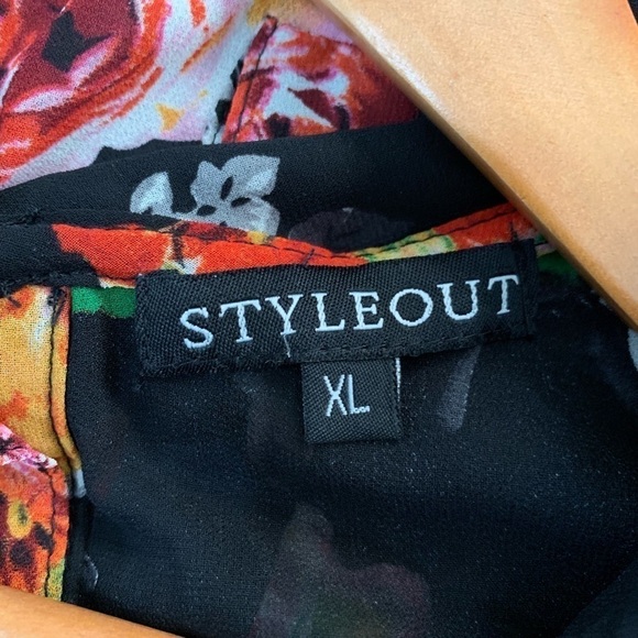 Styleout Floral Collared blouse - Picture 3 of 3